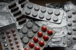 لوراتادین چیست؟ کاربرد و عوارض مصرف آن چیست؟